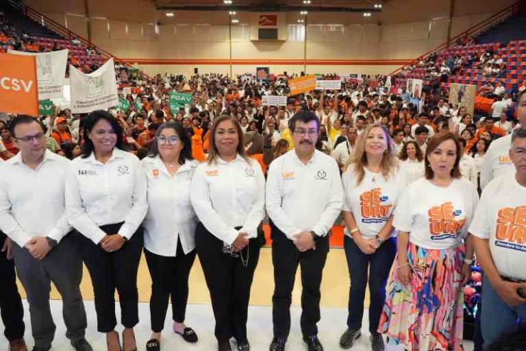 Vive la UAT una fiesta para recibir a estudiantes de bachillerato.