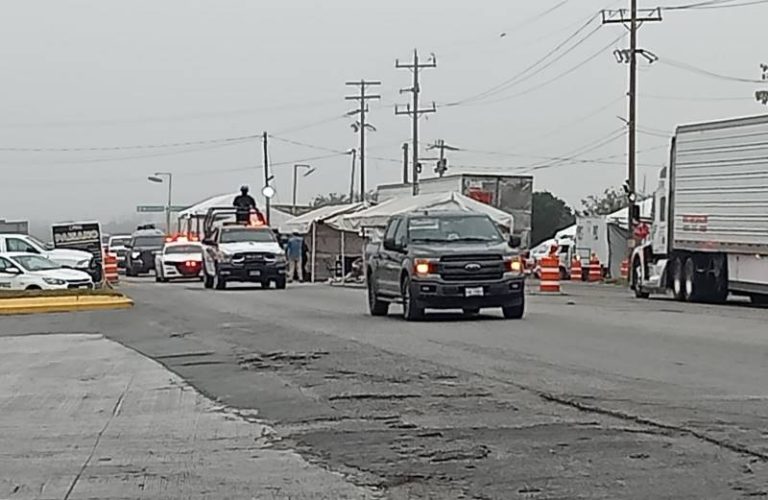 Guardia Estatal brinda seguridad a caravana de paisanos.