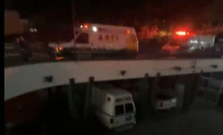 Calvario en el IMSS: falta de camillas retrasa hasta cuatro horas la atención médica