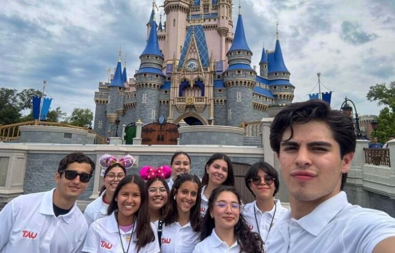La UAT: única universidad pública del país en convenio con Disney